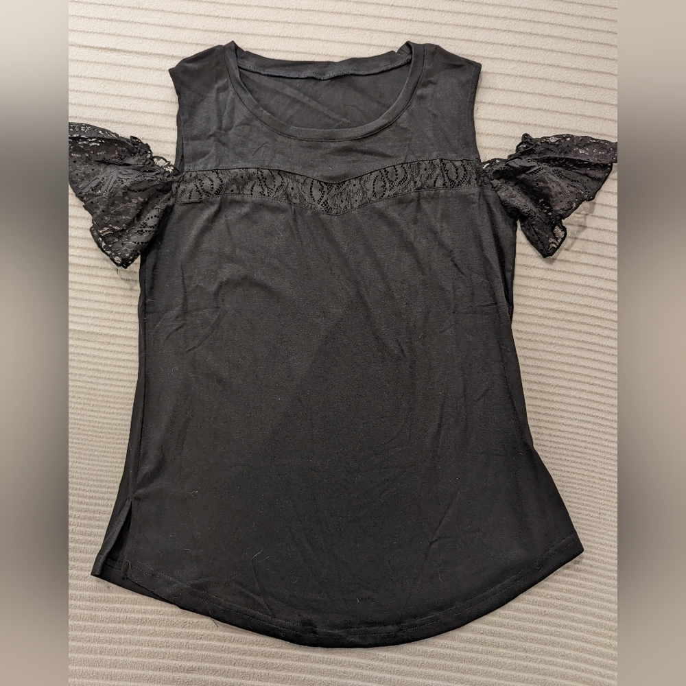 🆕 NEW 👕 Women's Lace Sleeve Tee